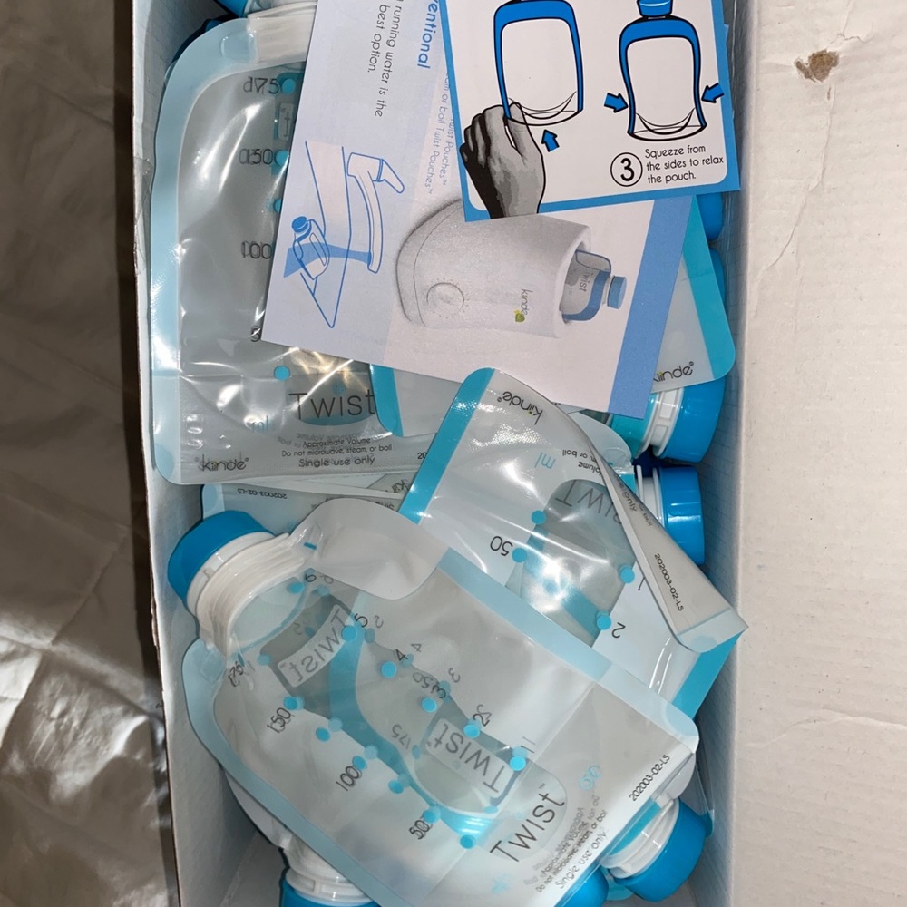 Kiinde bottle feeding